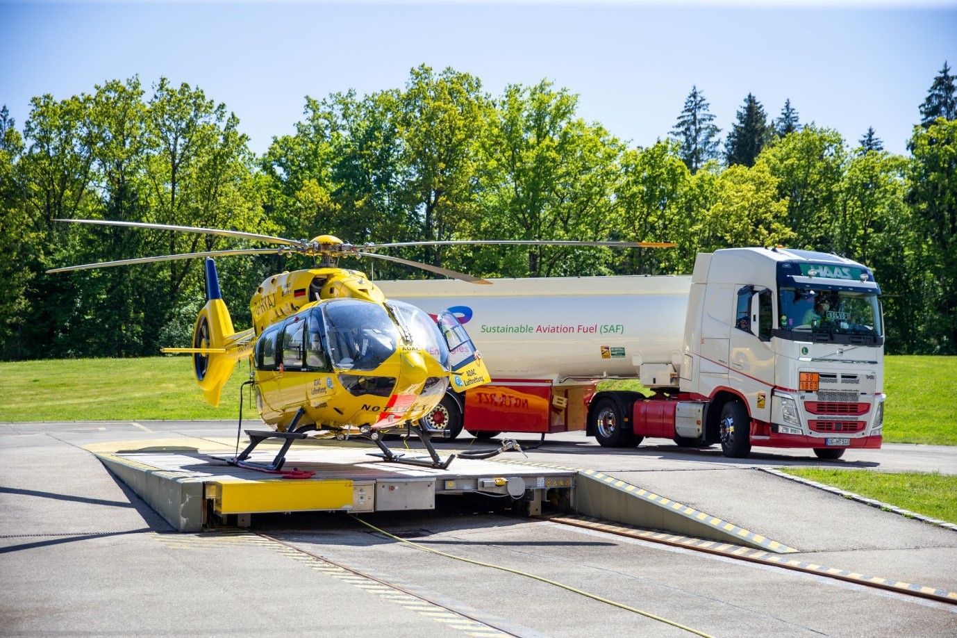 Primer helicóptero de rescate que vuela con combustible de aviación sostenible