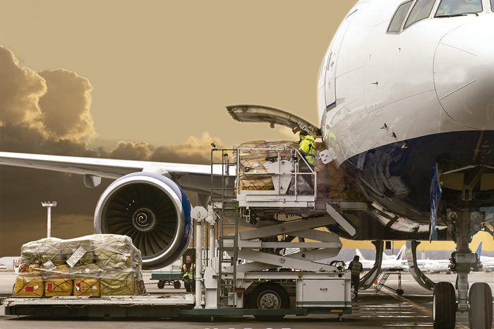 IATA: la carga aérea se redujo por interrupciones en SC